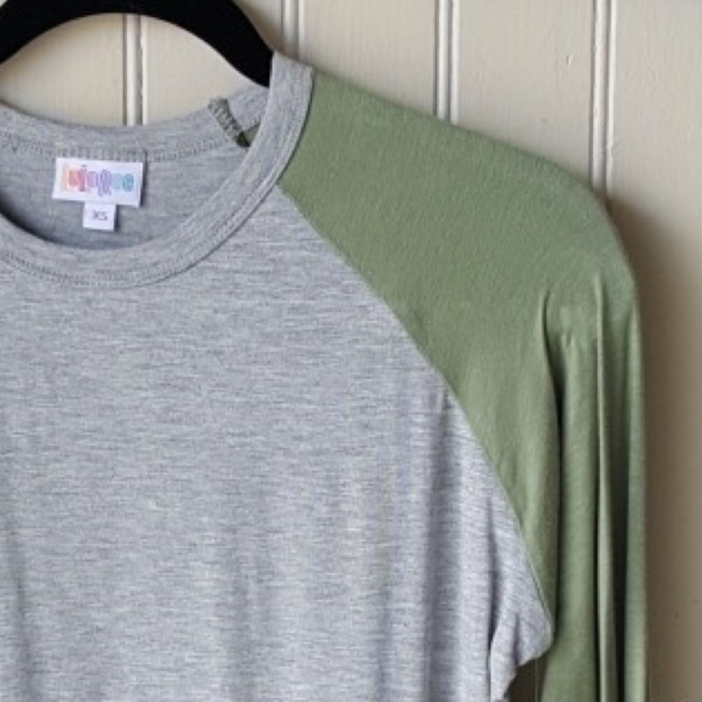 BNWT Lularoe Randy Tee - Picture 2 of 4